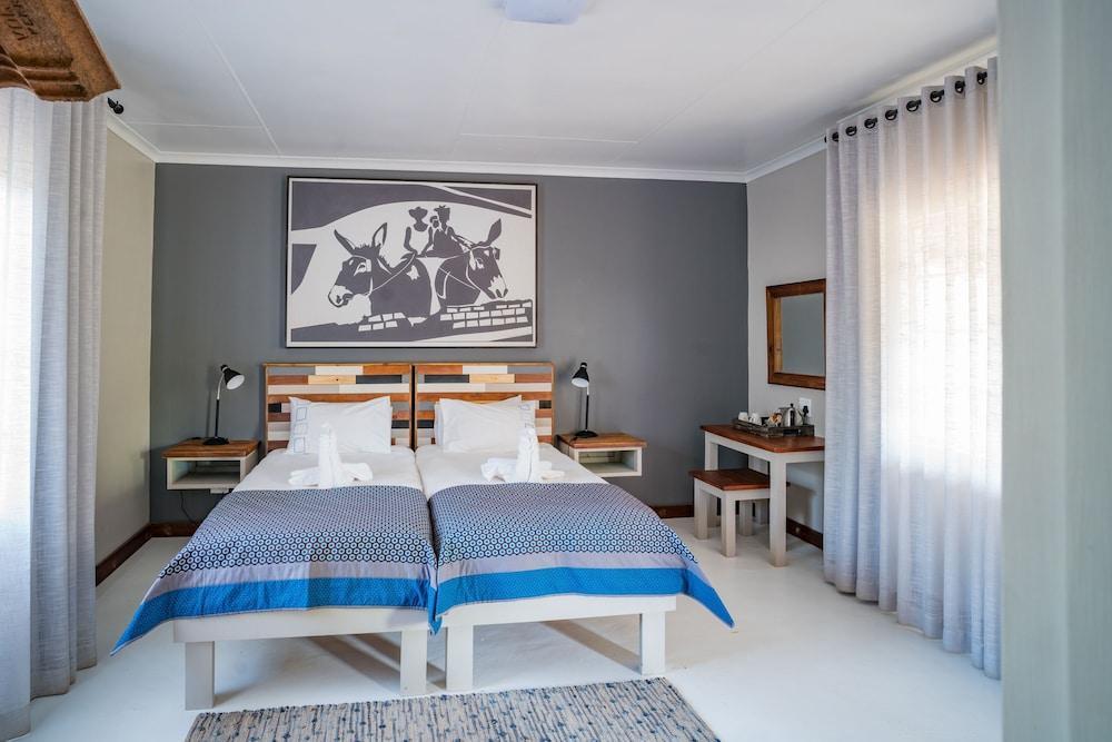 Damara Mopane Lodge Khorixas Extérieur photo