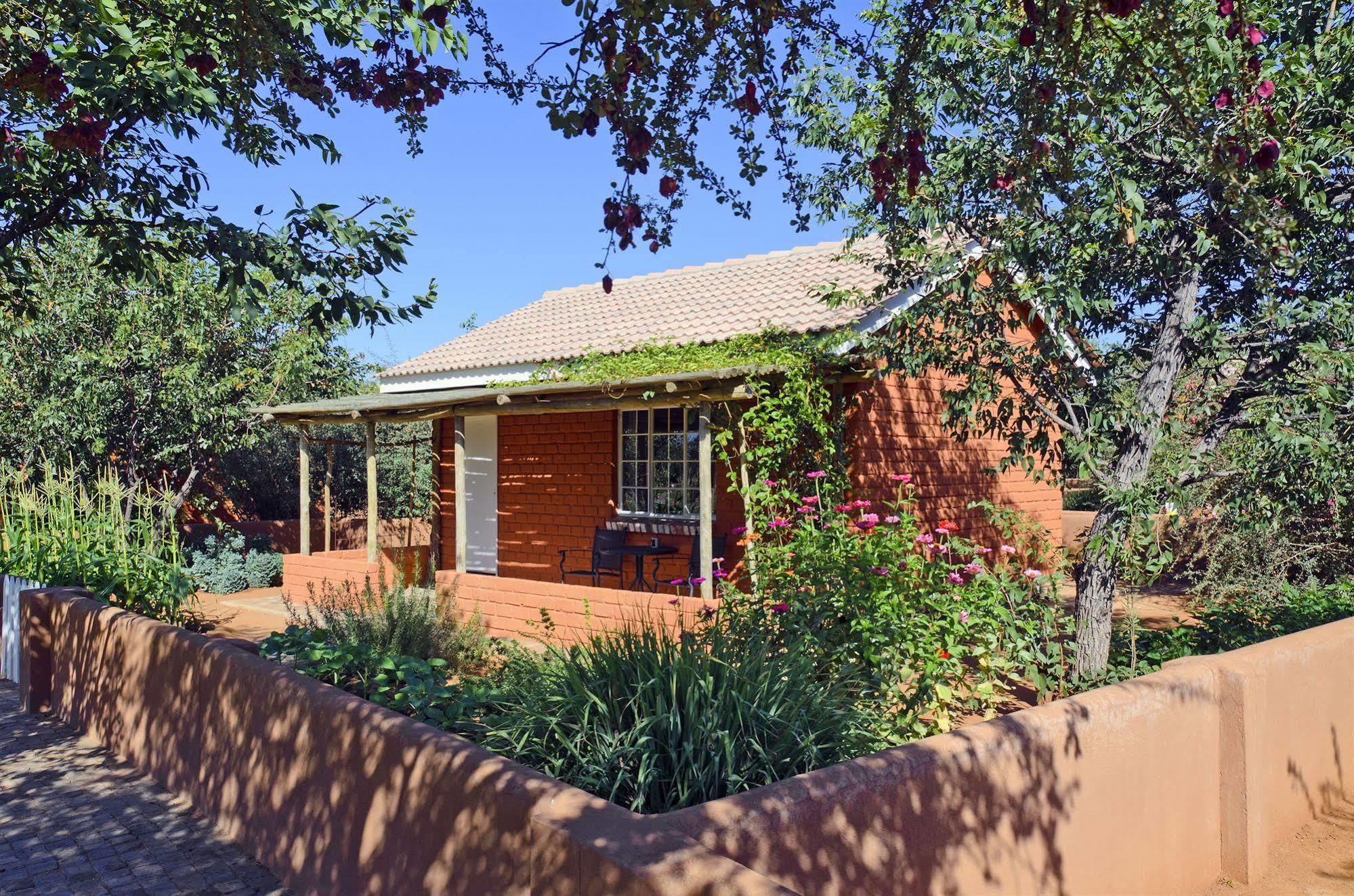 Damara Mopane Lodge Khorixas Extérieur photo